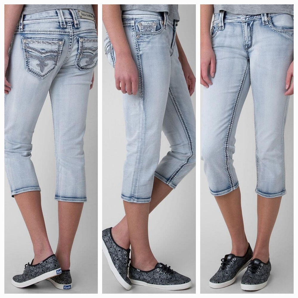 🎸NWT🤘 ROCK REVIVAL NADJA EASY STRETCH CROPPED CAPRI JEANS Size 32